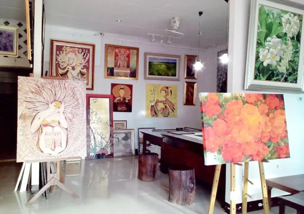 Jangmuang Gallery House