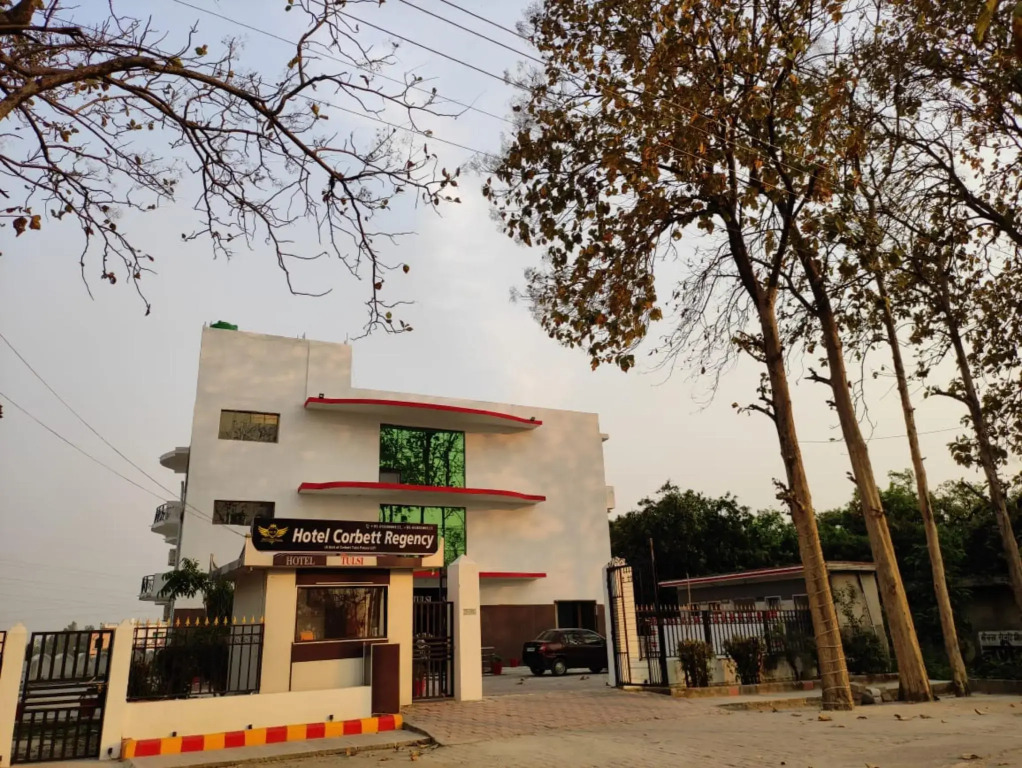 Hotel Corbett Regency