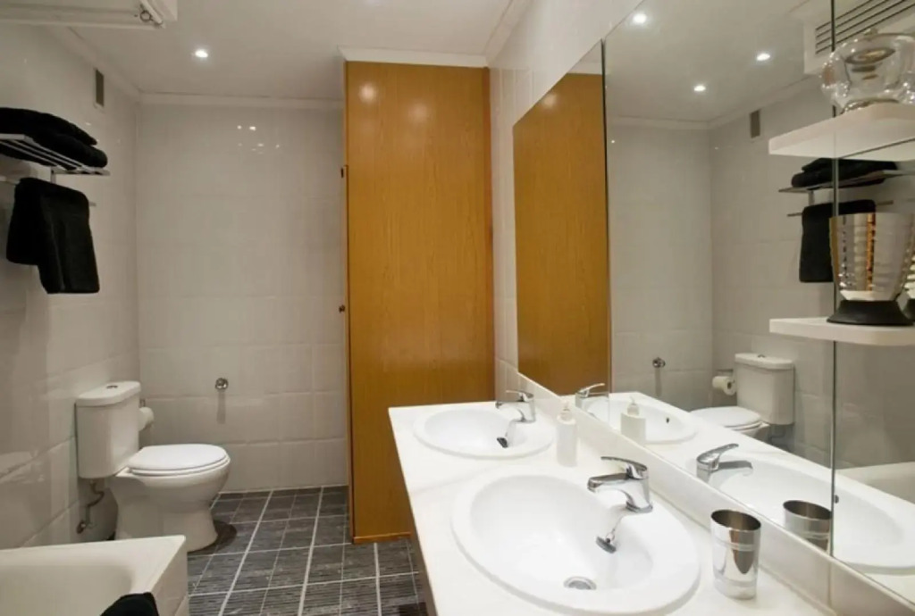 Apartment in Marbella, Malaga 102959