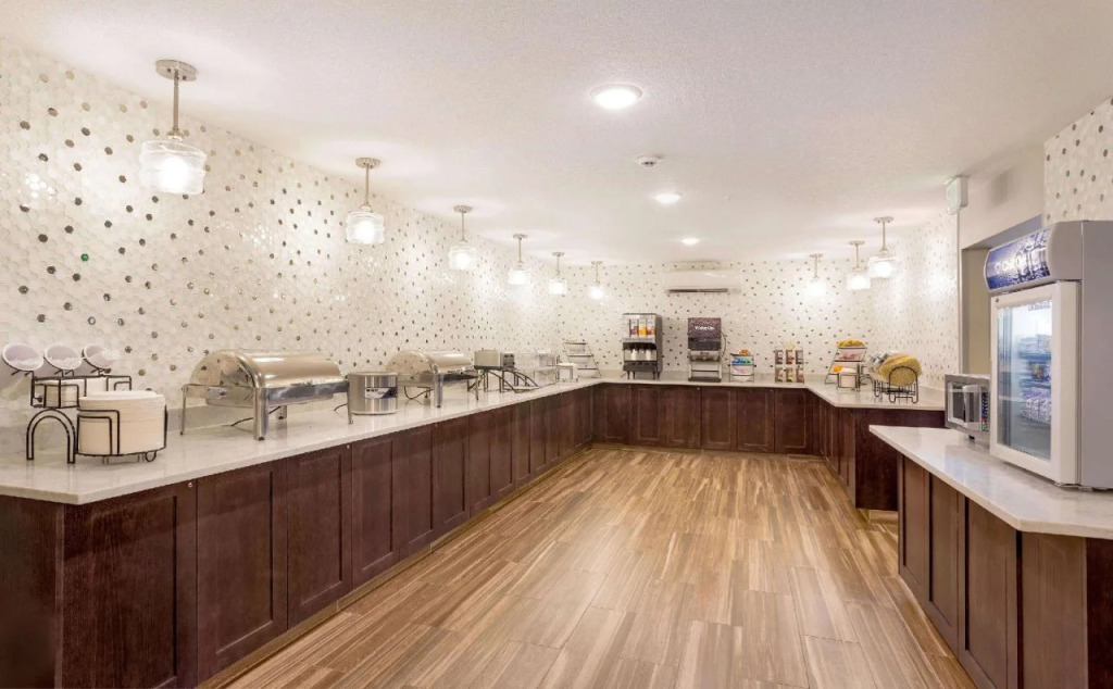 Comfort Inn & Suites Tualatin - Lake Oswego South