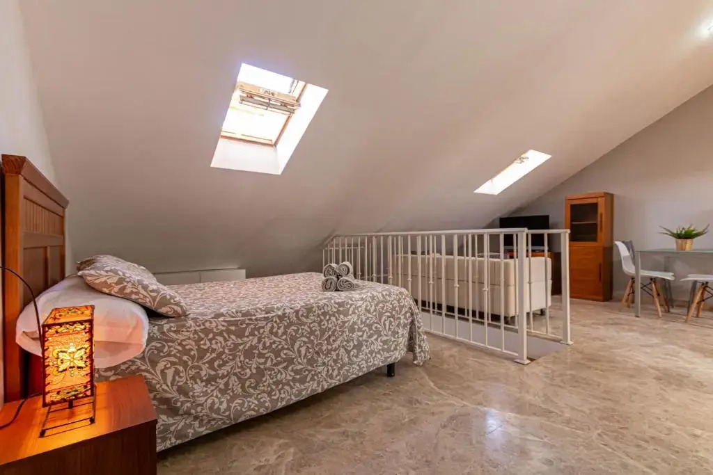 797 Holiday Rentals- Duplex for 7 Carihuela 1 min beach mas parking