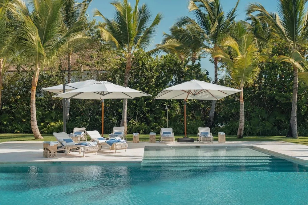Unique Lake-front 10-bedroom Mansion in Most Luxurious Resort of the Caribbean