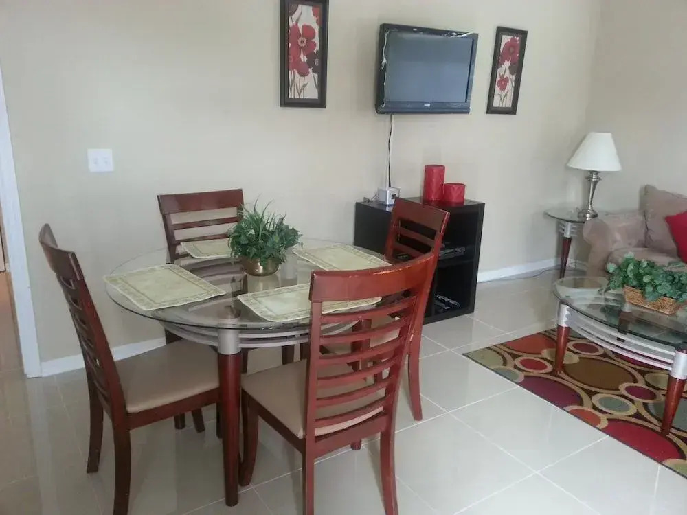 4 Bedrooms Townhome at The Villas at Seven Dwarfs MC by RedAwning