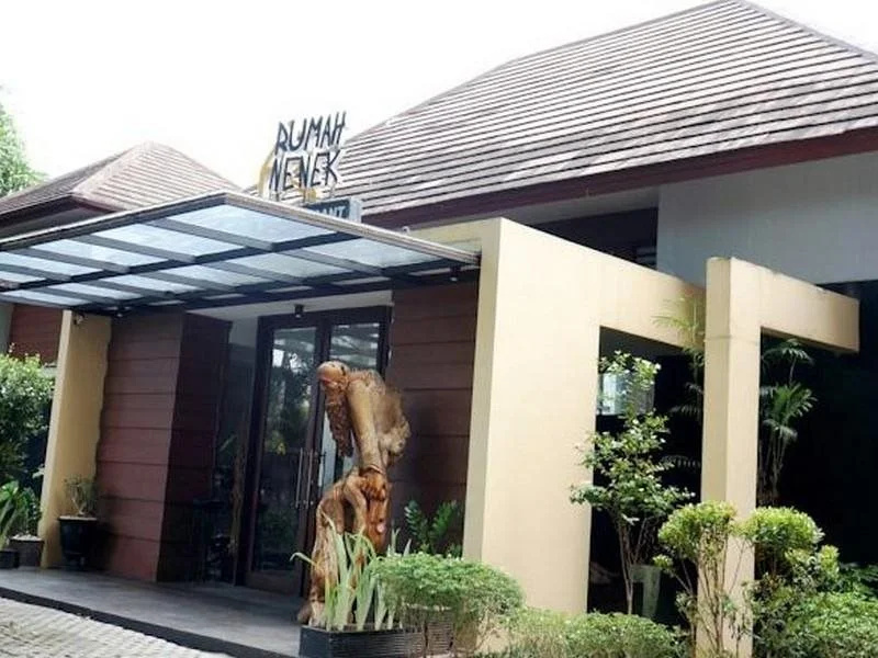 Rumah Nenek Hotel & Restaurant