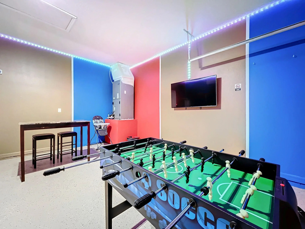 Beach Theme Vacation Pool Spa Home Mins to Disney
