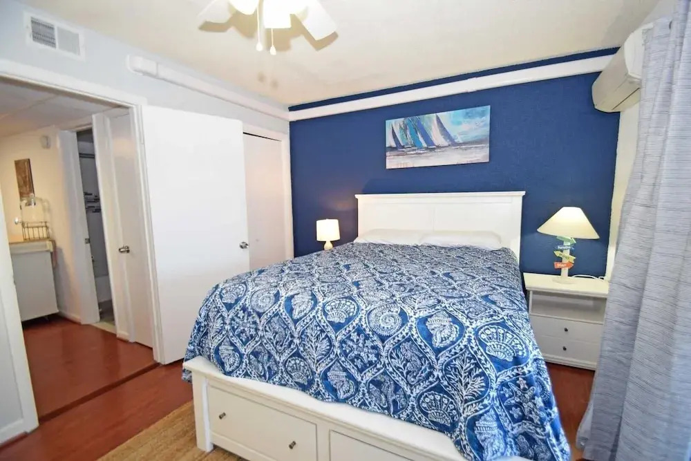Sea Mark 308 1 Bedroom Condo by RedAwning
