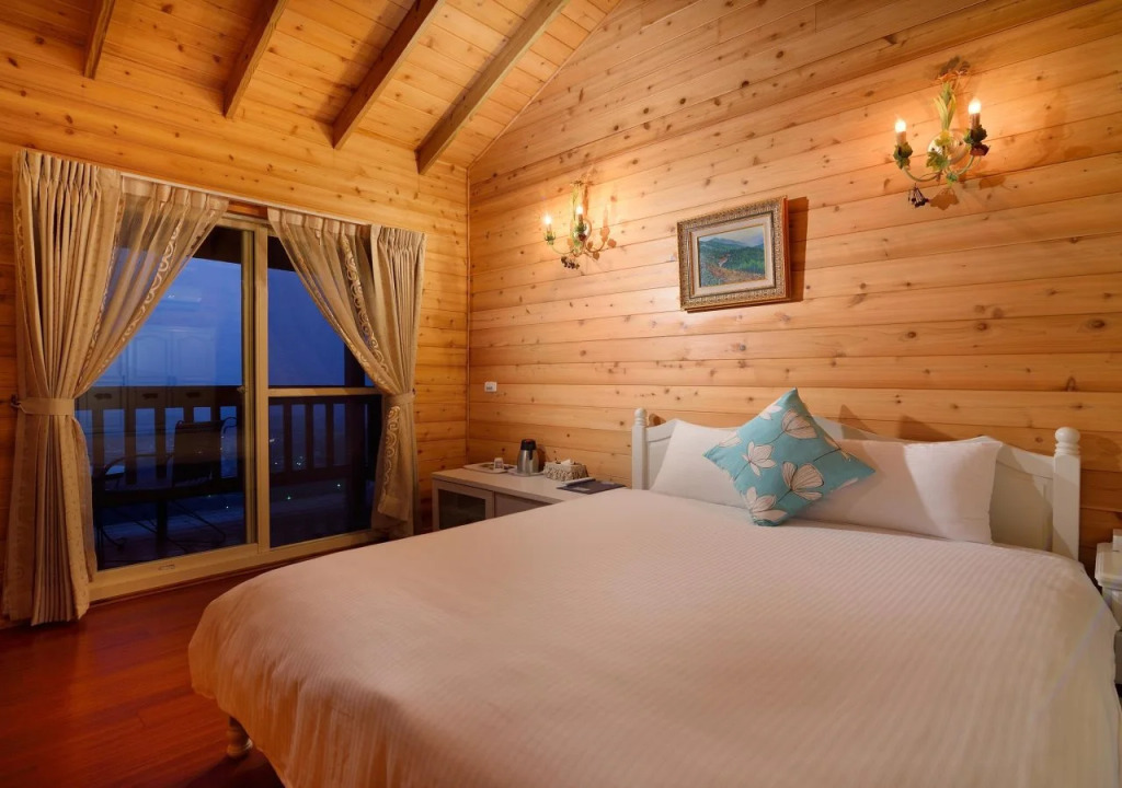 Sitou Flora's House B&B