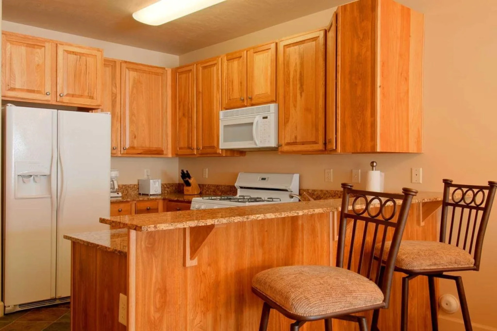 Crestview Condominiums by All Seasons Resort Lodging