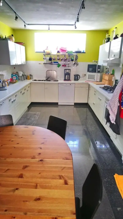 House with 6 Bedrooms in Tongeren, with Enclosed Garden And Wifi