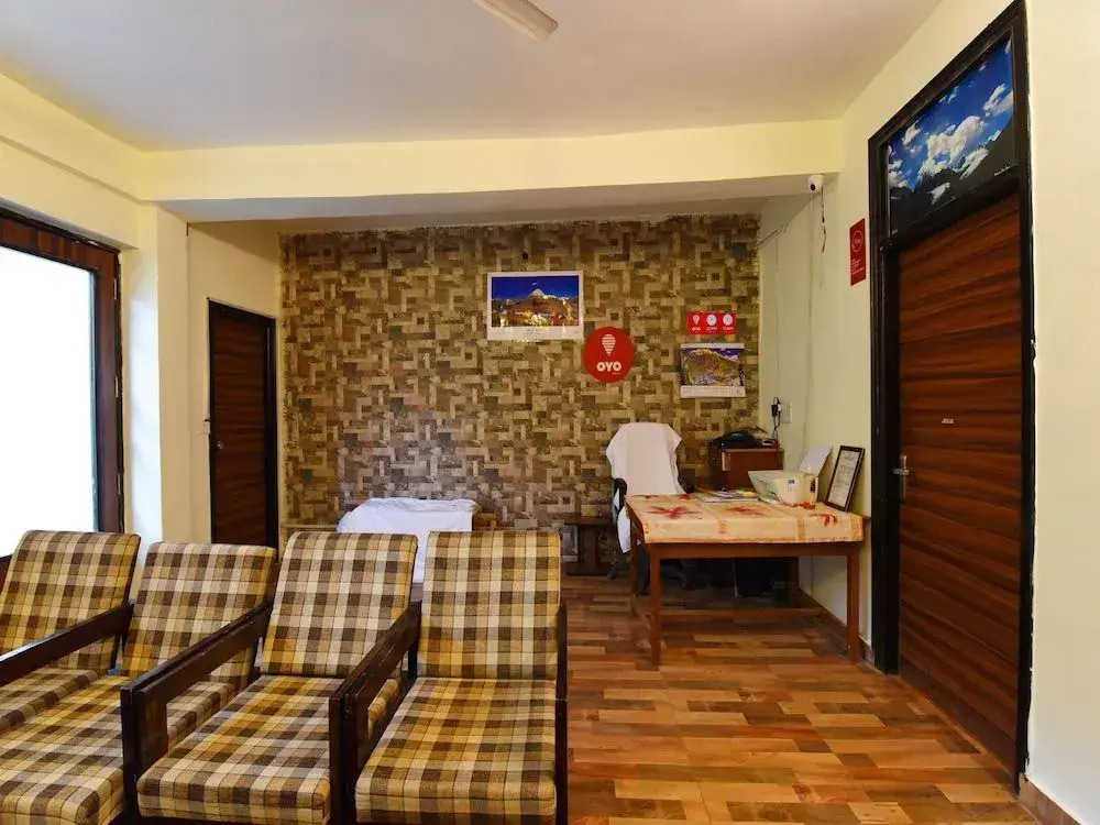 OYO 12818 Dev Villa