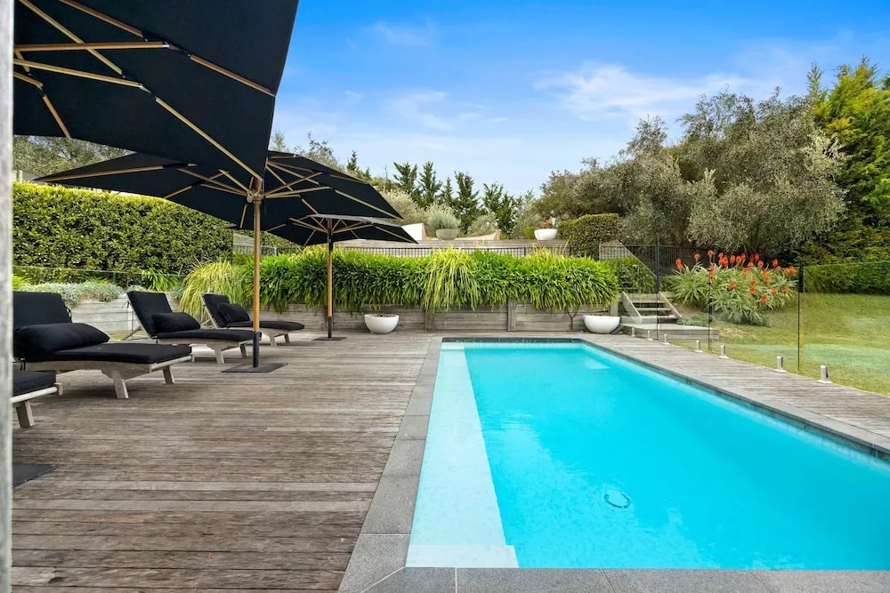 Luxury Portsea Sanctuary Gas Heat Pool Gardens