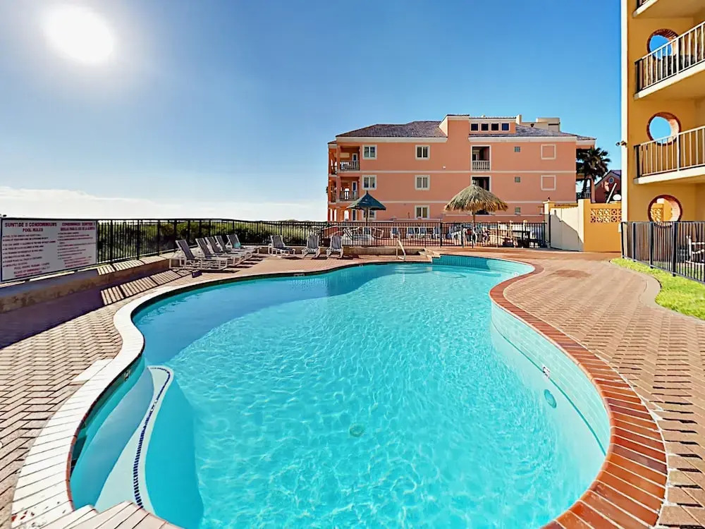 4400 Gulf Blvd Condo Unit 402