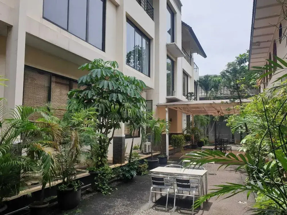 Kyriad Pejaten Suites
