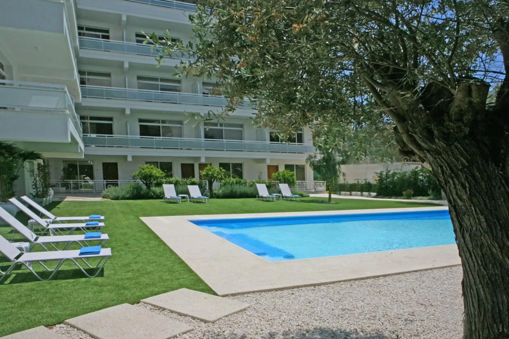 Corina Suites & Apartments