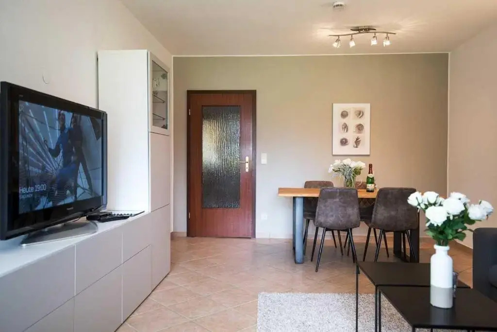 Ferienwohnung-9-mit-Terrasse-Garten-Landhaus-Hubertus-Duhnen