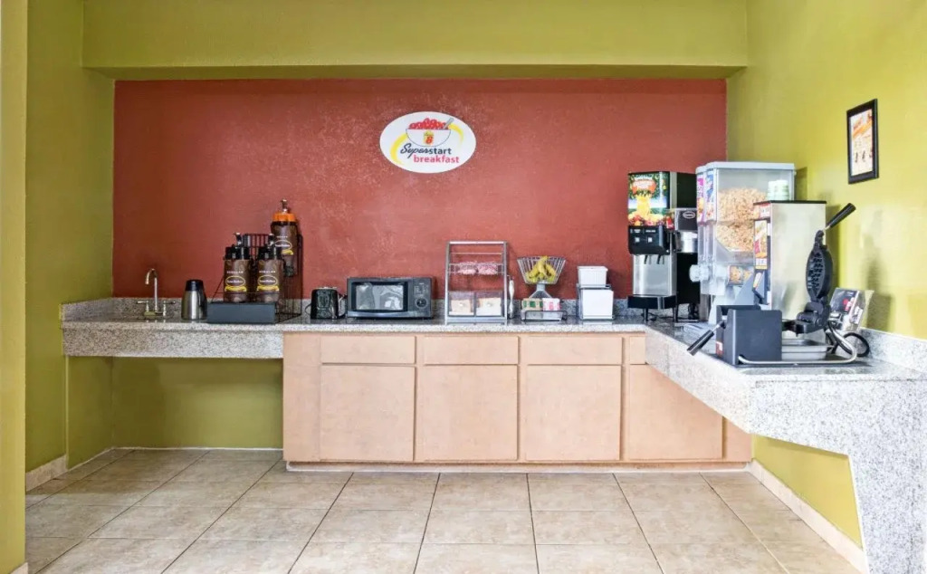 Red Lion Inn & Suites IAH Airport East
