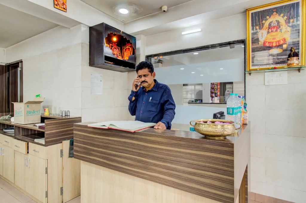 OYO 68808 Hotel Raghav