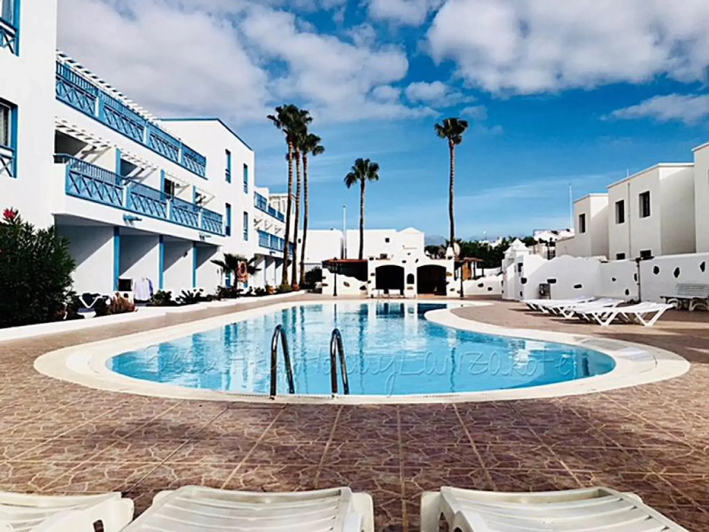 Apartment Bellissima 200m from the Ocean with pool, Wifi Sat-tv