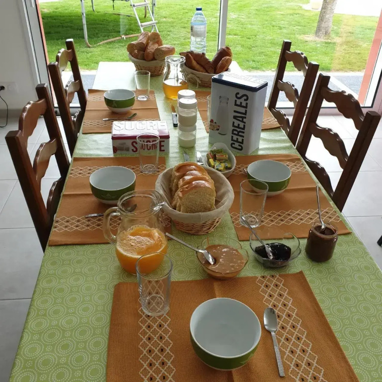 Chez Les J Folais