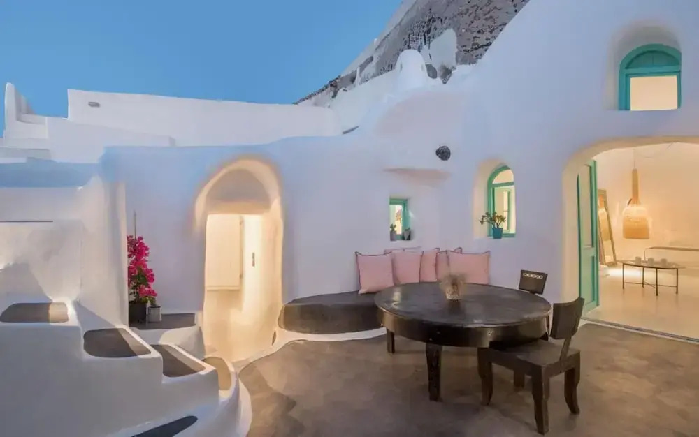 Two Bedroom Villa With Private Indoor Cave Pool