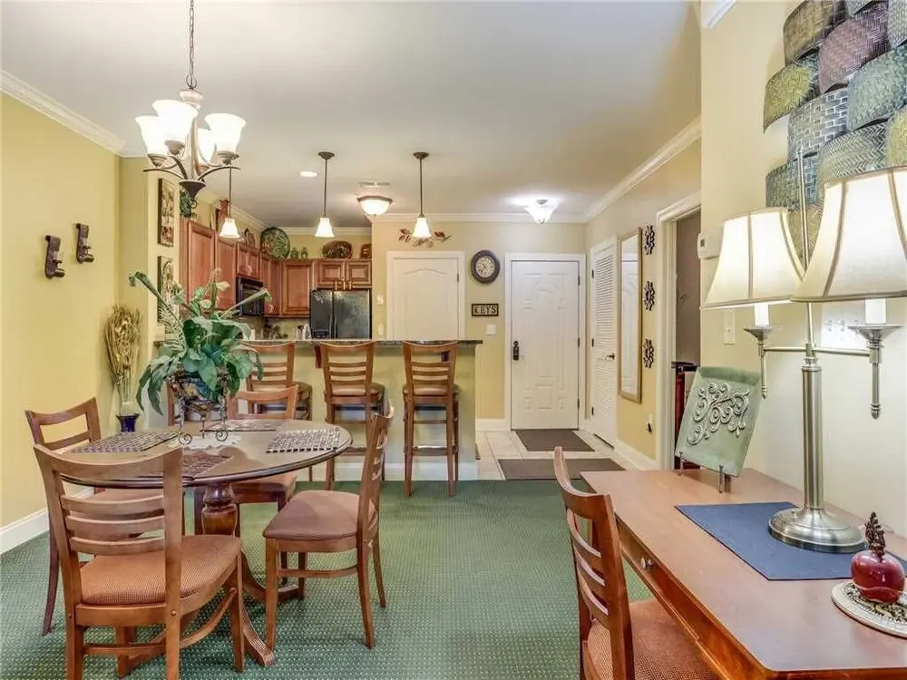 Downtown Delight, 2 Bedrooms, Pool, Hot Tub, Sleeps 6