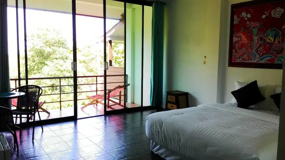 Lanta Friendly House