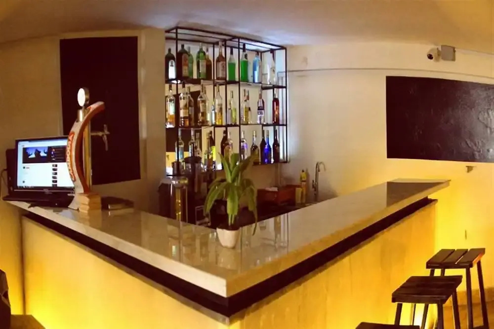 B52 Hostel