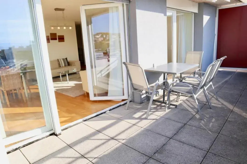 Modern, bright and spacious 3 bedrooms 2 bathrooms