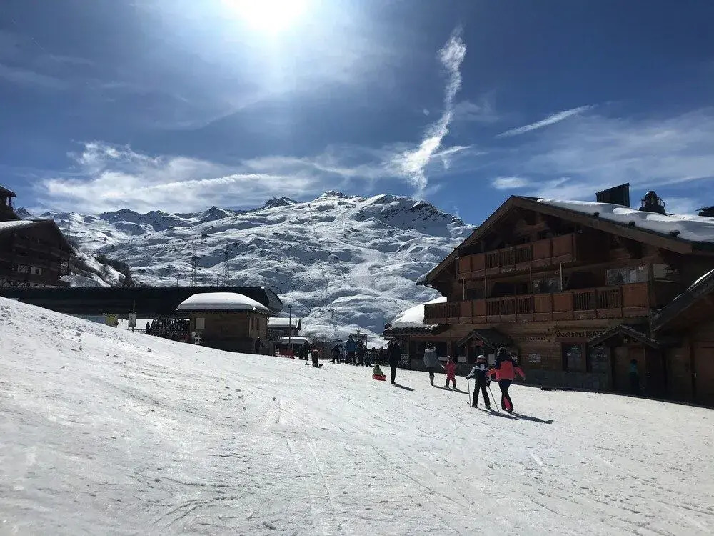 LIsatis Chalet Hotel