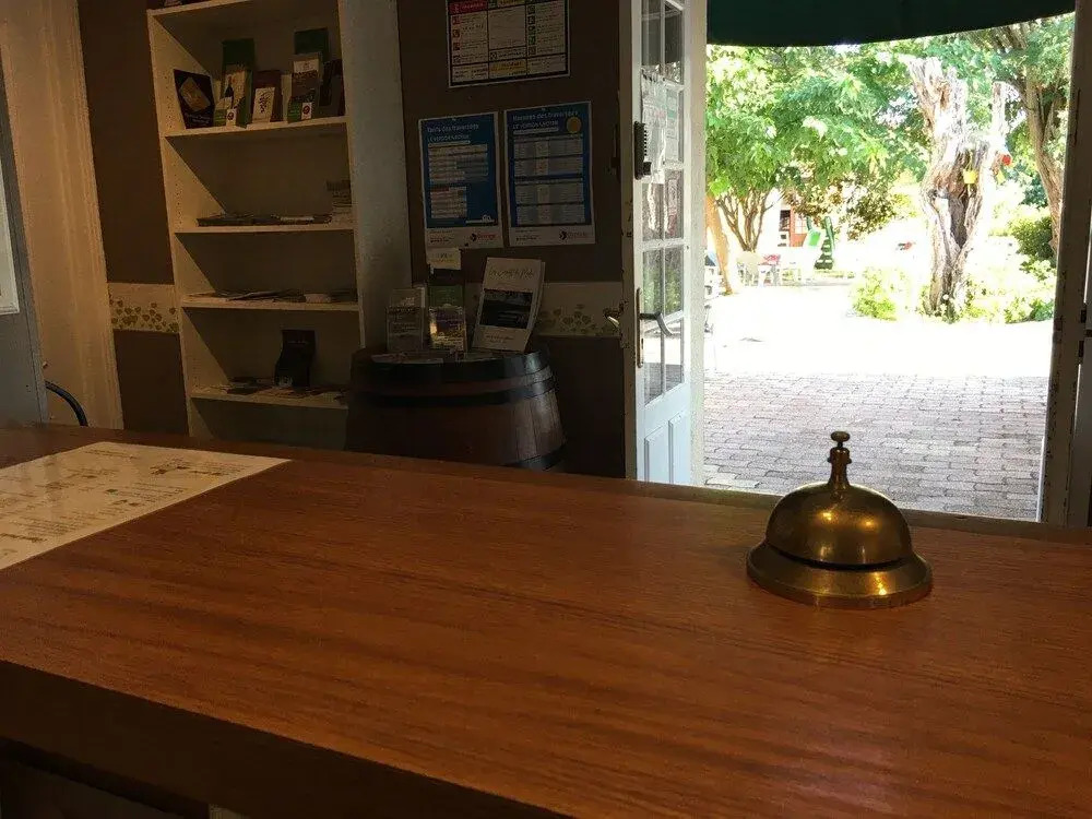 Hotel Les Vieux Acacias