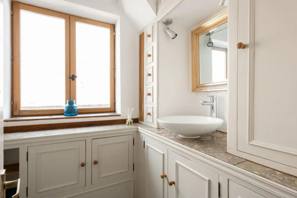 The Madras Cottage - Bright 3BDR Home with Garden