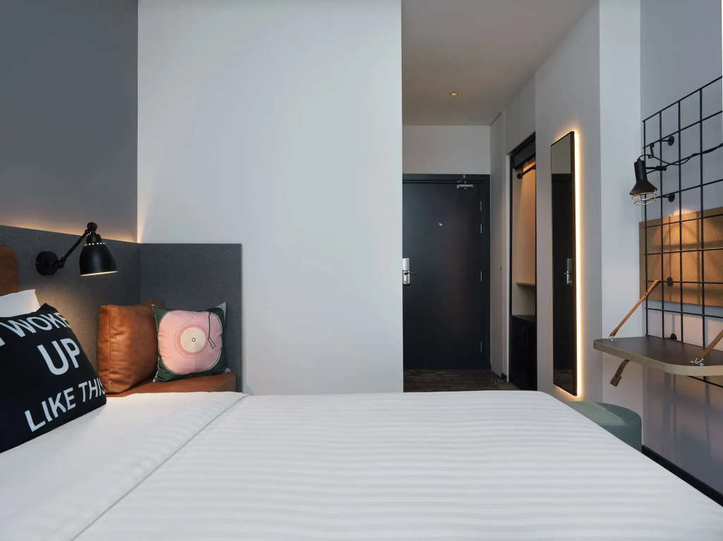 Отель Moxy Belgrade