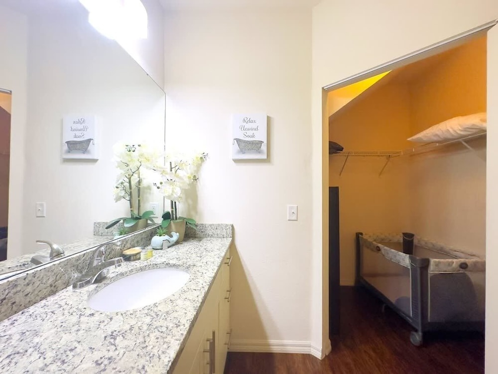 Minions Themed 4 bedrooms Home Near Disney Sleeps 10 4 Townhouse