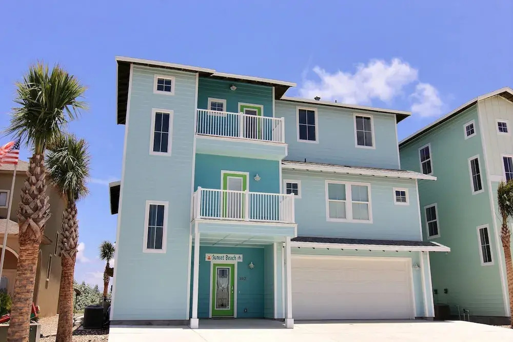 Gulfwaters Beachfront Resort 101/102 - 12 Br Home