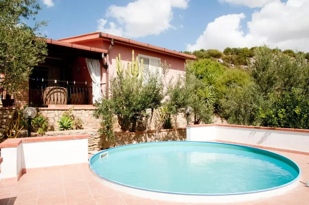 VILLA ANGELA casa vacanze country house per 8 persone
