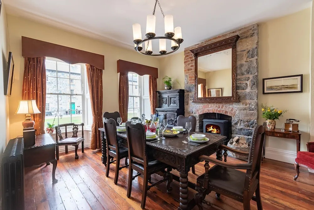 8 Bedroomed House Steeped in History
