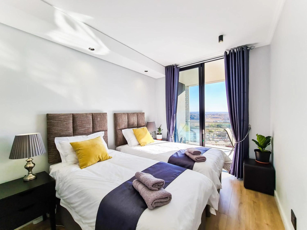 Ellipse Waterfall Executive Luxury Sapphire