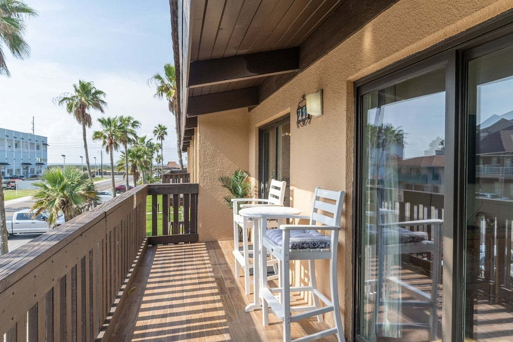 Tiki 250 - 1br Condo Sleeps 6 Near Claytons 1 Bedroom Condo