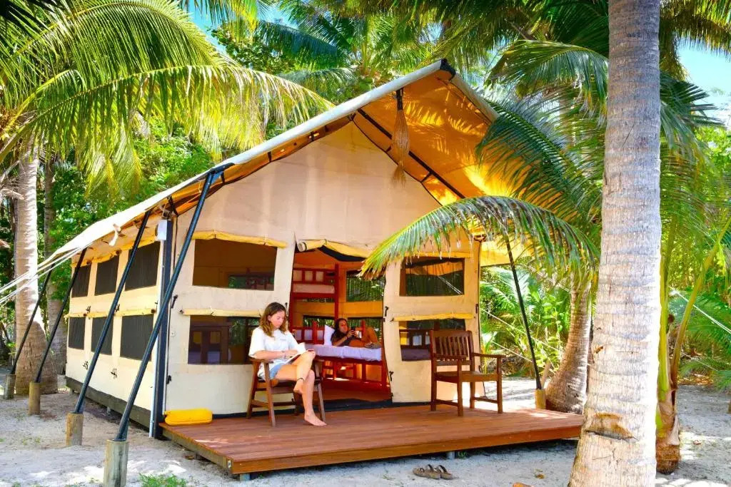 Barefoot Manta Island Resort
