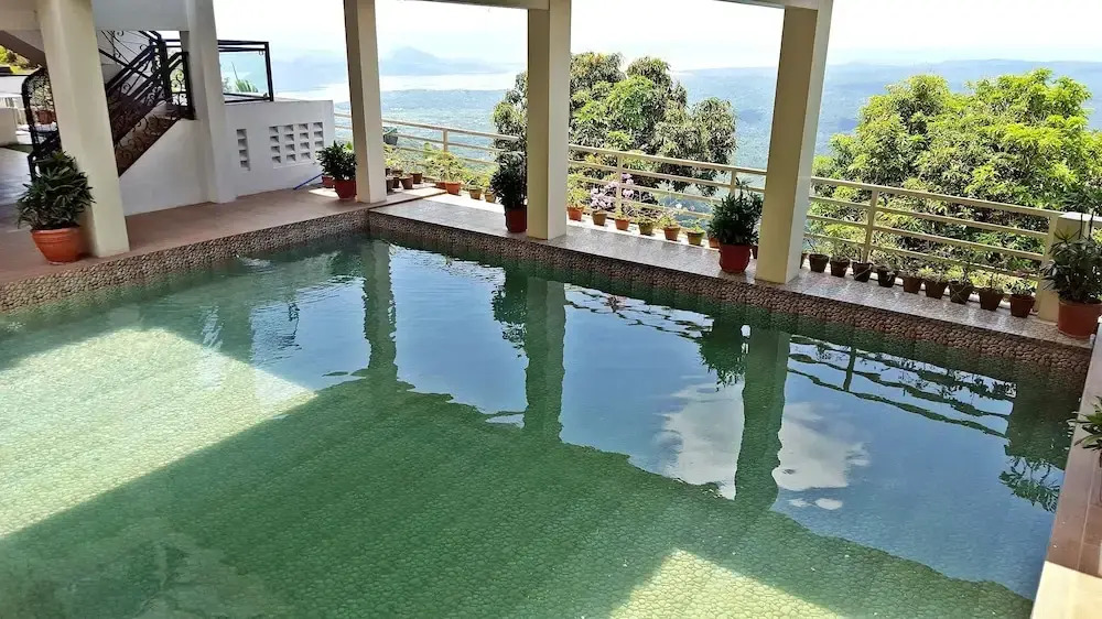 Splash Suites Hotel Tagaytay