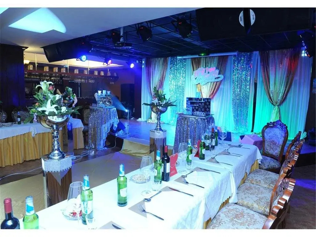 Home Inn (Shenyang Qingnian Street Renao Road)