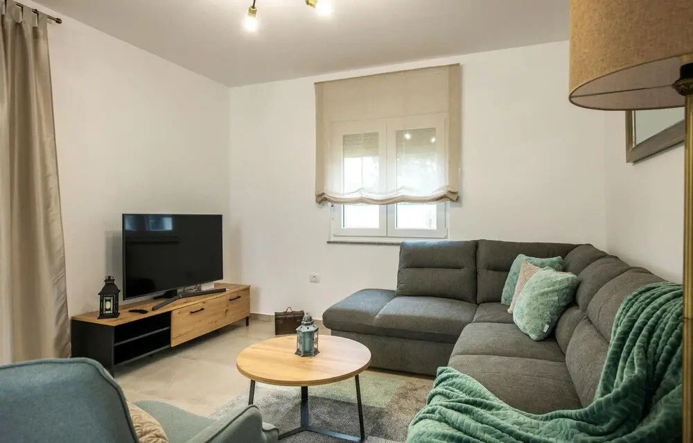 Gorgeous Home In Radeki Glavica