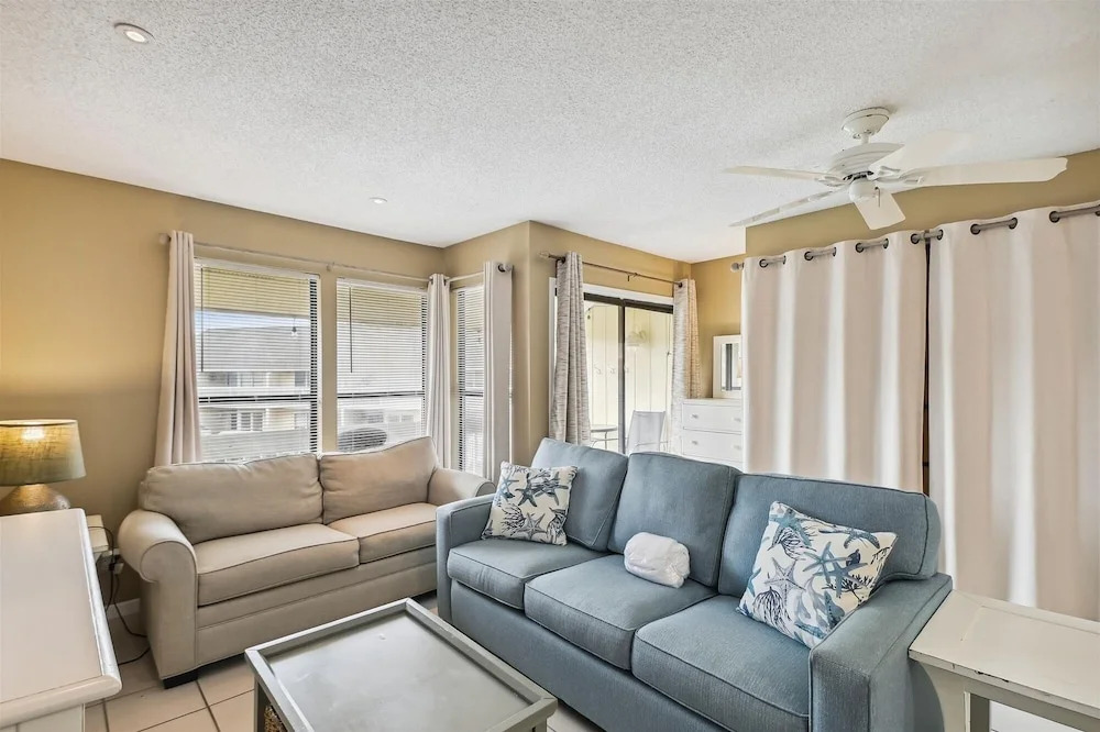 8226 is an upstairs pet friendly studio located in Sandpiper Cove by RedAwning