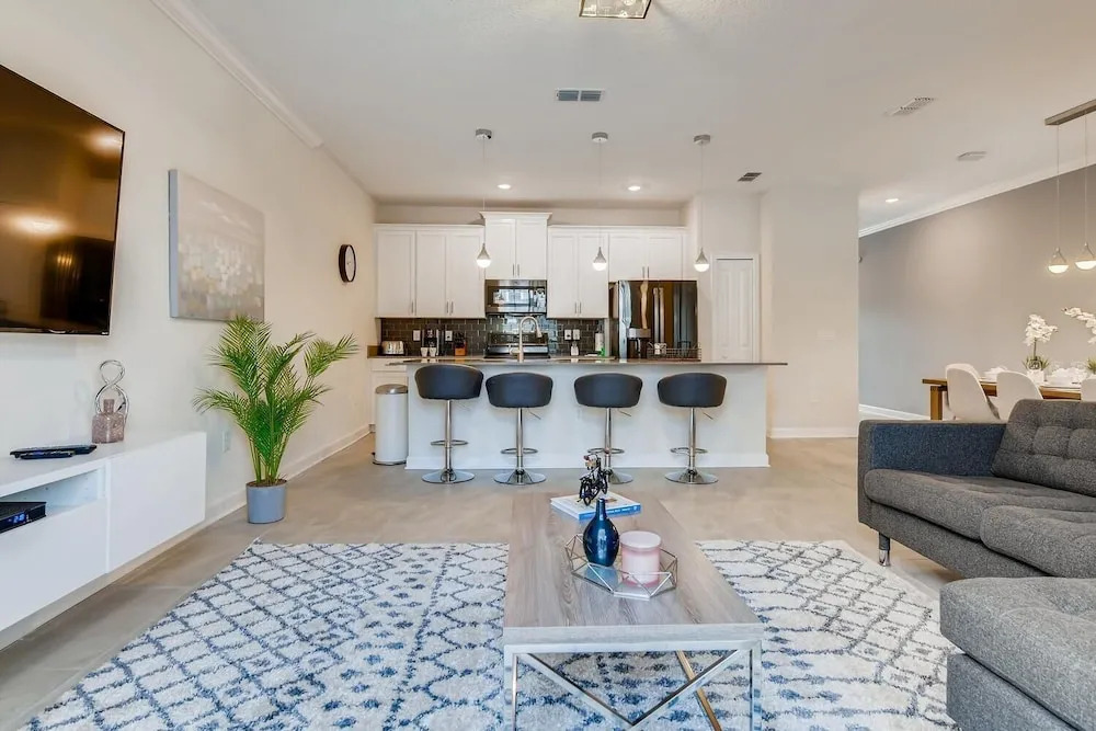 4321 QS - Magical Haven Townhome w/ Pool