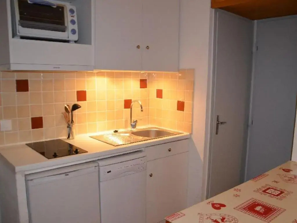 Appartement Les Menuires, 1 pièce, 4 personnes - FR-1-452-31