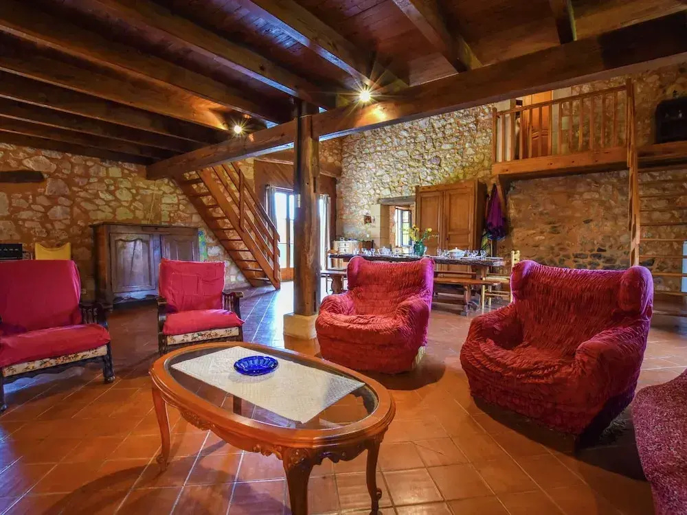 Perigord House With Private Swimming Pool in the Middle of Unspoiled Nature