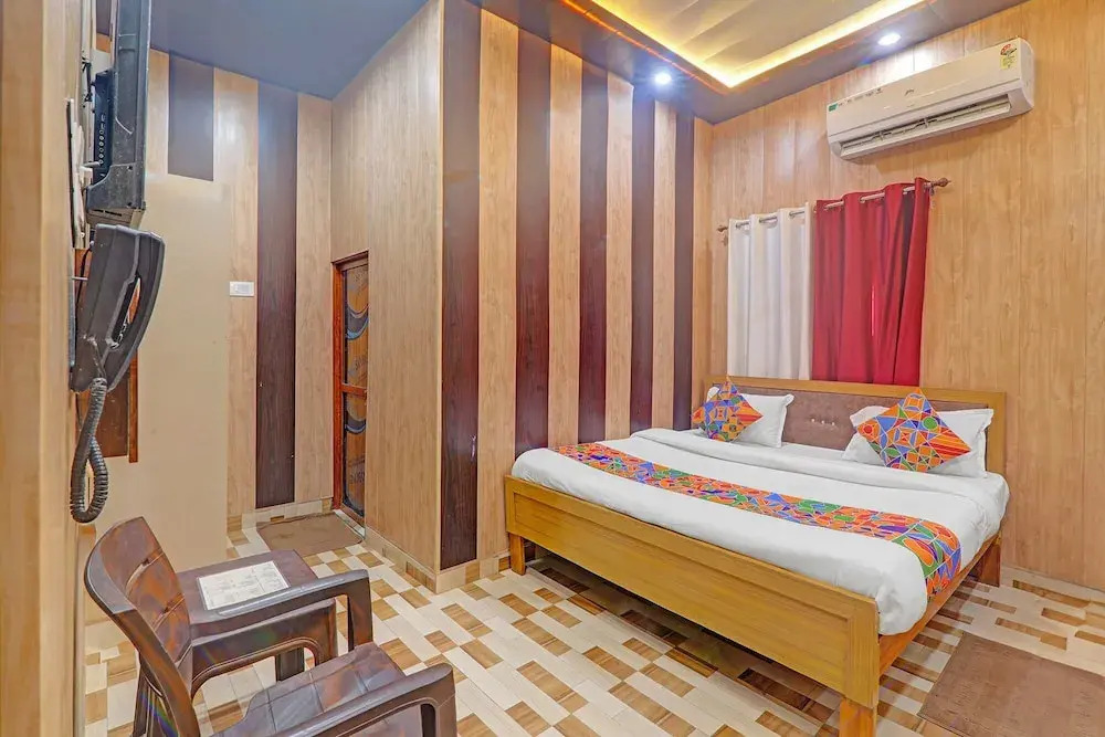 FabHotel Shree Ram Aadhar 900 Mtr from Ram mandir