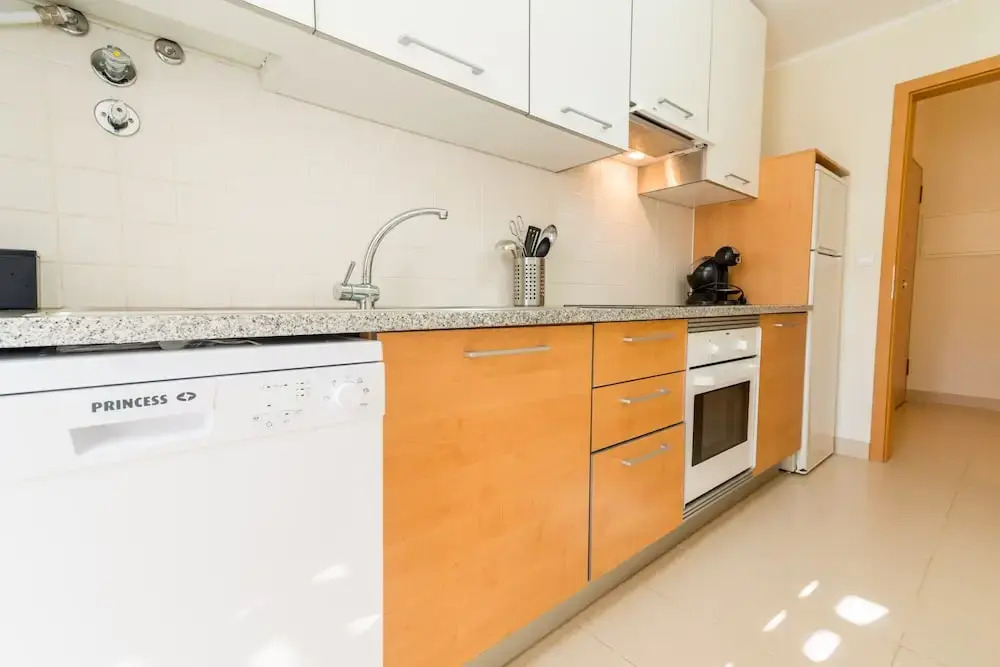 15min walk to Cabanas center, Pool, Wifi, Bbq and air-conditioning