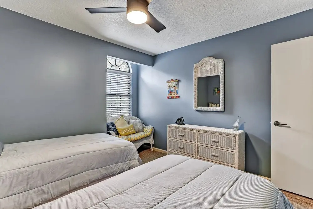 Secluded Cottage Like Home Close to Beach Access and One Street Away From Ocean by Redawning