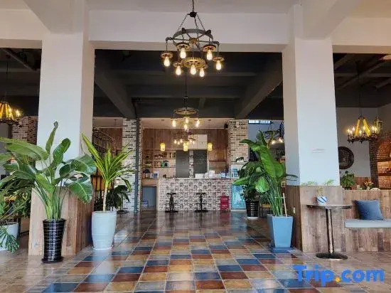 Dali Zouzou Tingting Seaview Inn